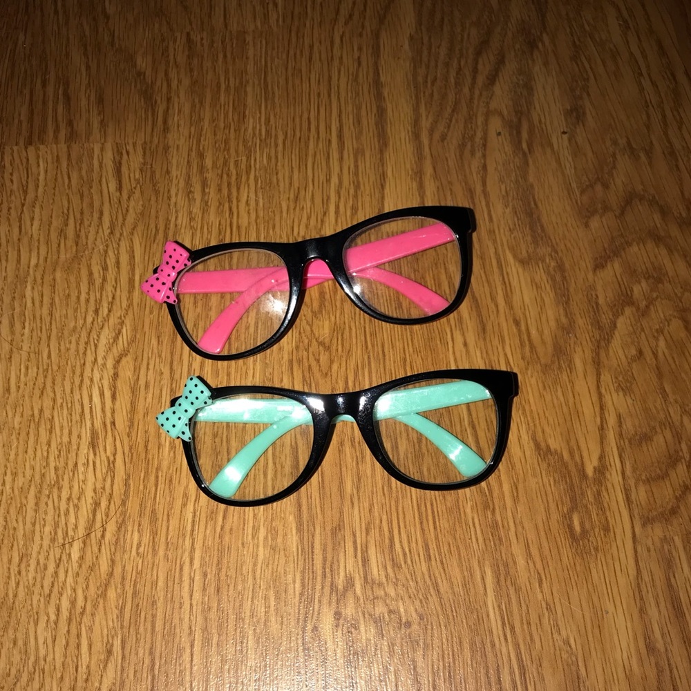 2 fake kids glasses